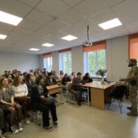 Зустріч посеред війни