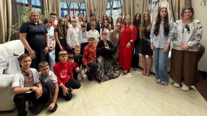 Дружба, що об’єднує: учні гімназії в гостях у Посла КНР